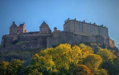 Akční letenky Edinburg - Vyhledávač