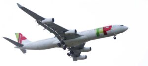 Letadlo aerolinek TAP Air Portugal na Madeiru